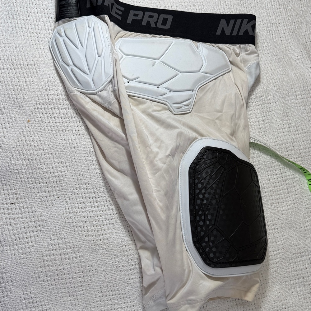 Nike Pro Hyperstrong Top in Gray and White